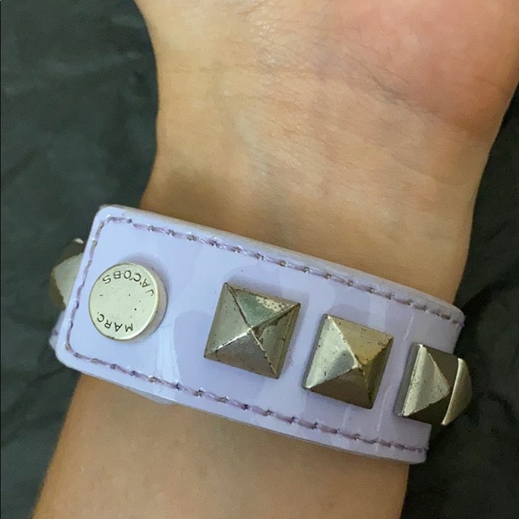 💜 RARE The Marc Jacobs Studded Leather Cuff 💜 - Picture 5 of 8